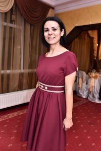 Anda Pintilie - saptepietre.ro - rochie Irinuka Iasi