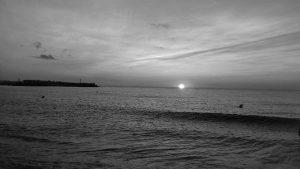 rasarit la malul marii