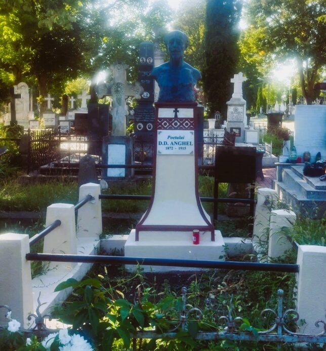 Mormântul lui Dimitrie Anghel - Iași